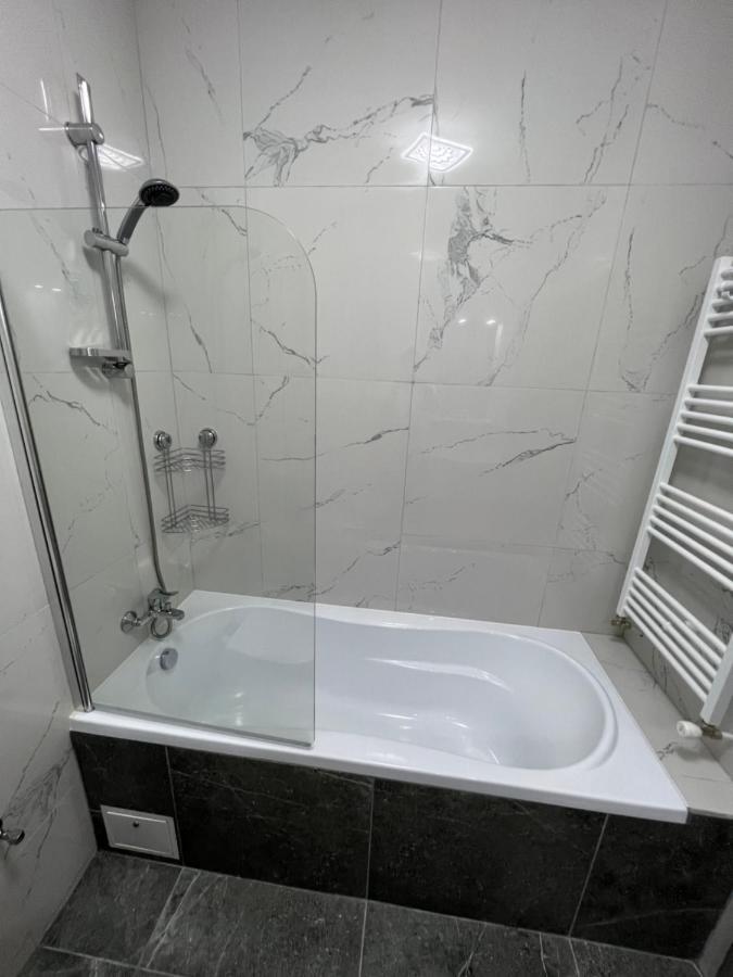 Sunny Accommodation Suceava Exterior photo